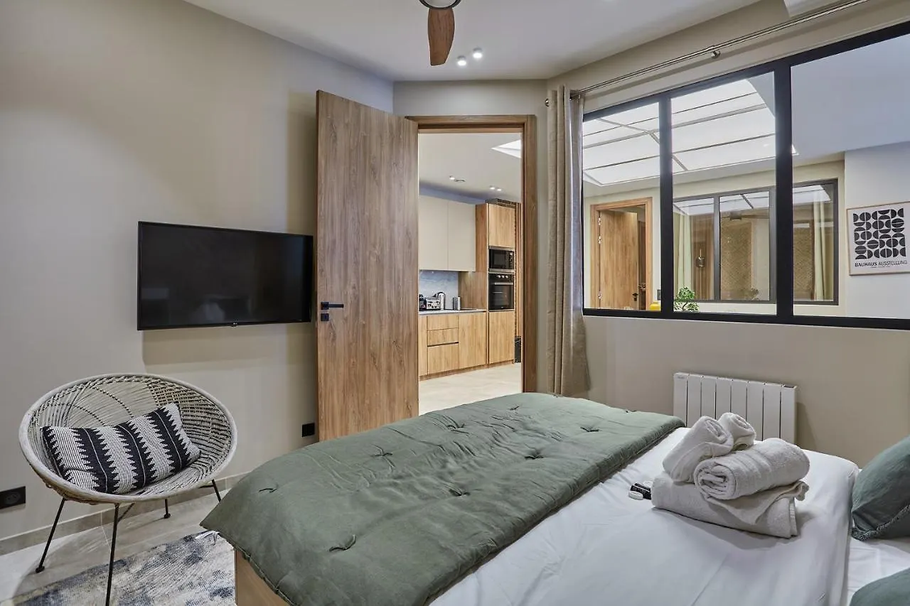 Apartment Appartement Coeur Montmartre By Studio Prestige Paris