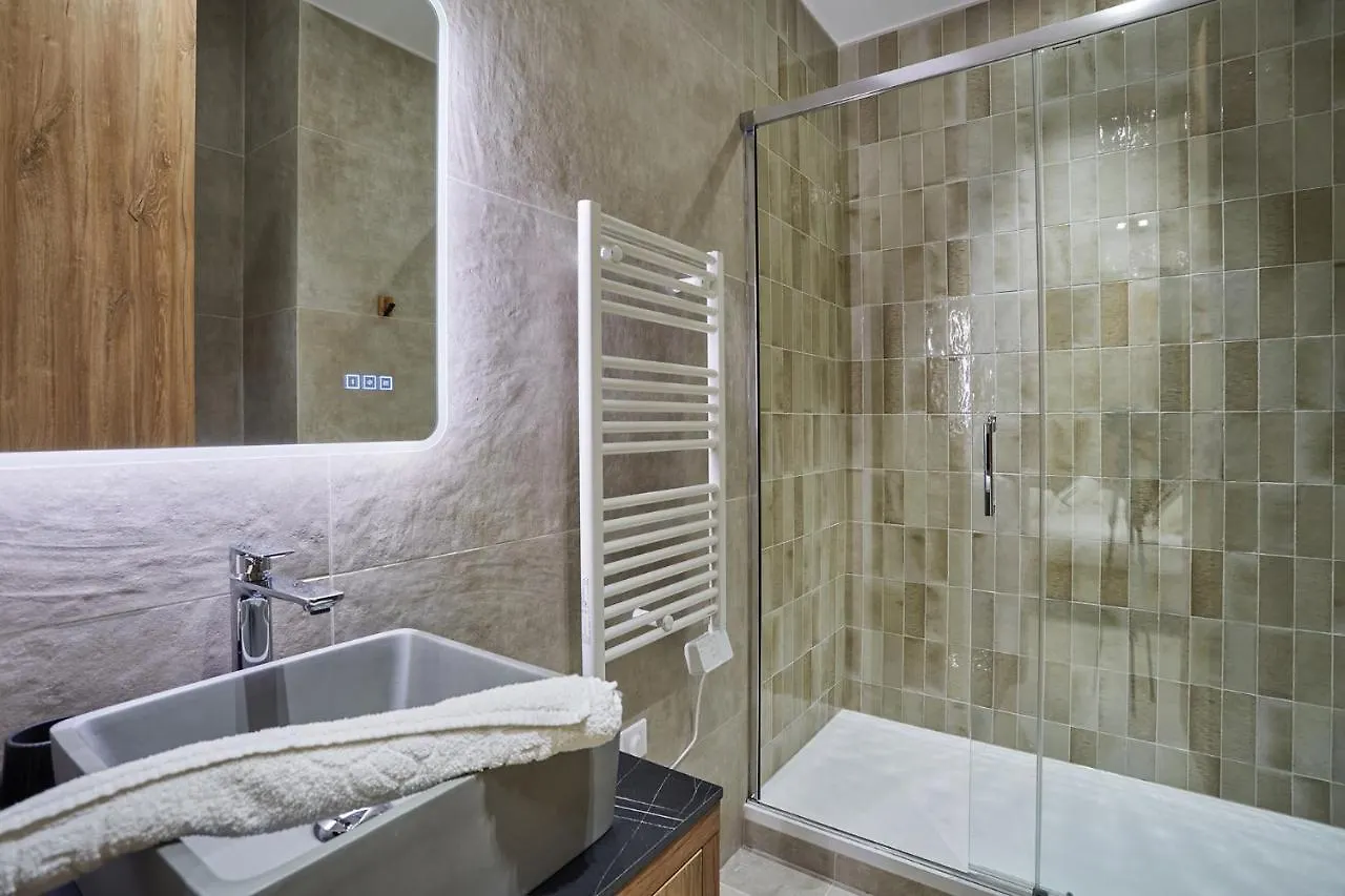 Apartment Appartement Coeur Montmartre By Studio Prestige Paris